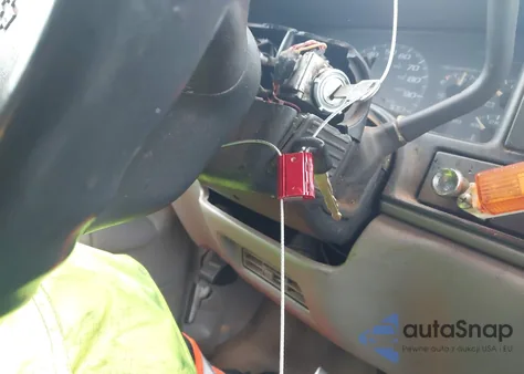 1998 Chevrolet C1500 Fleetside from USA, damaged, VIN 1GCEC19M2WR155372